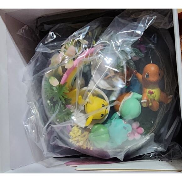 Pokeball Wireless Led PIKACHU EEVEE CHARMANDER SQUIRTLE BULBASAUR With Gift Bag - Picture 4 of 6